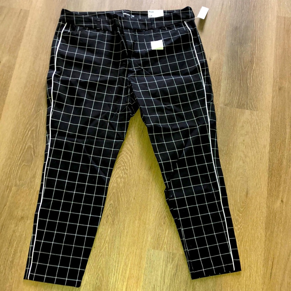 Never worn black and white Old Navy dress pants